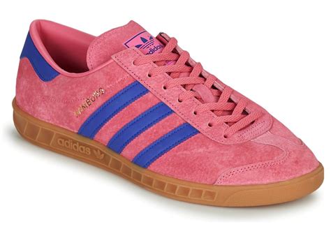 pink and dark blue sambas.